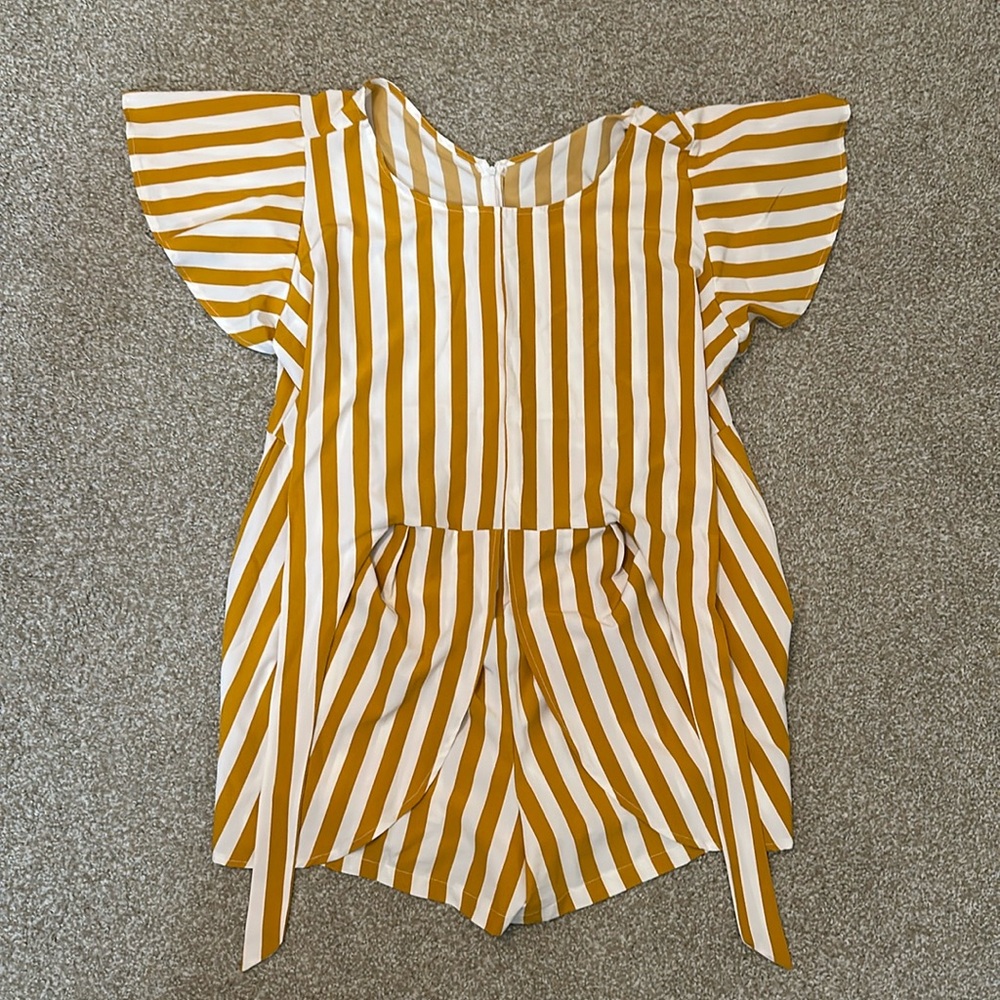 Plus size yellow romper.